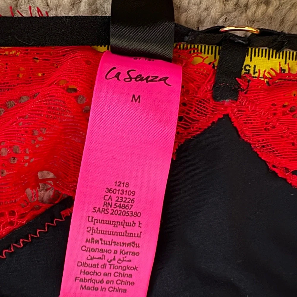 La Senza Red Lace Strappy Bra & Thong Set - Picture 9 of 9